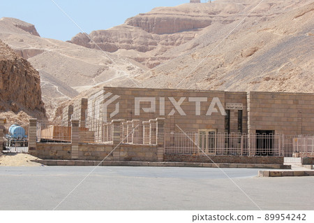 Valley of the royal family Valley of the royal family 89954242