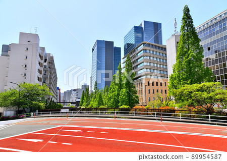從竹芝橋/新芝運河看田町站（東京都港區）[2022.4] 89954587