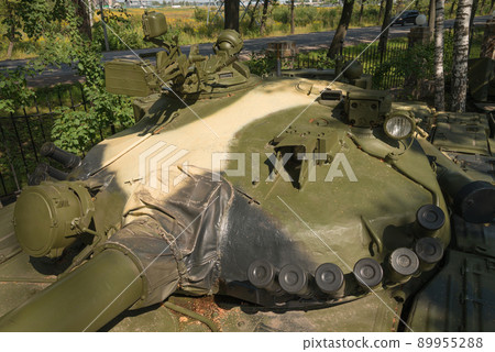 Top of the turret of a Russian T-72A tank 89955288