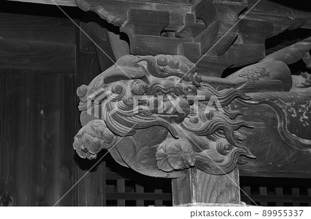 Komainu at the Tesuisha Shrine in Honjo City, Saitama Prefecture 89955337