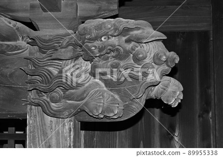 Komainu at the Tesuisha Shrine in Honjo City, Saitama Prefecture 89955338
