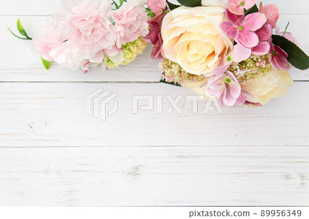 A bouquet of carnations, roses and hydrangeas 89956349