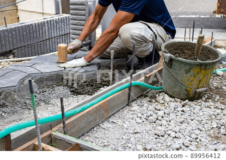 The approach part is being constructed in the exterior construction of a newly built single-family house 89956412