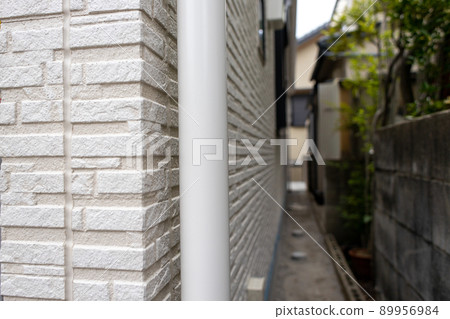 新建獨戶住宅的外牆 89956984