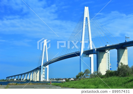 [Toyama Prefecture] Shinminato Bridge in fine weather 89957431