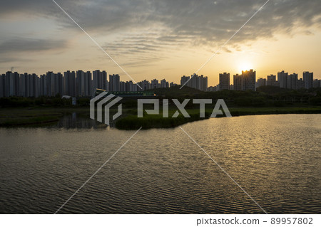 Hwarang Lake, Sunset Hwarang Lake, Sunset 89957802