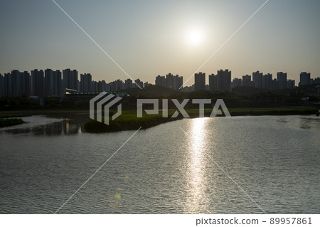 Hwarang Lake, Sunset Hwarang Lake, Sunset 89957861