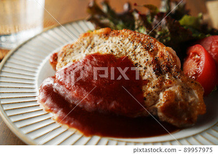豬肉炒番茄醬 豬肉炒番茄醬 89957975