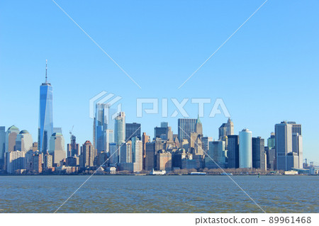 New York's Manhattan 89961468