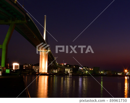 福岡市新津大橋夜景 89961730