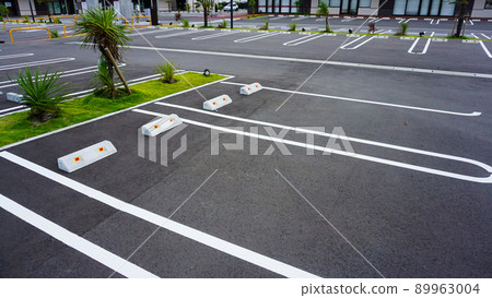 商業設施用瀝青停車場 89963004