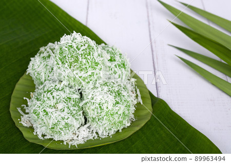Malaysia assorted sweet dessert with coconut known as klepon or kuih onde-onde. Malaysia assorted sweet dessert with coconut known as klepon or kuih onde-onde. 89963494
