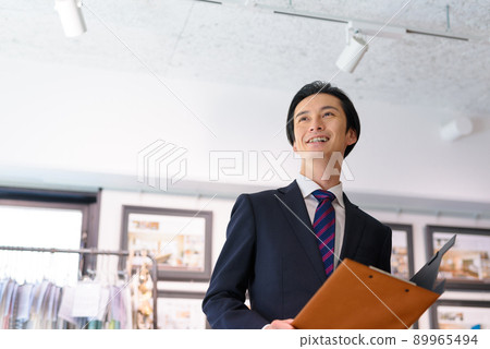 夾克風格的商人 89965494