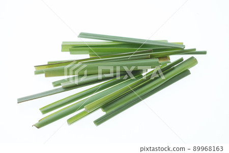 檸檬草白色背景 89968163