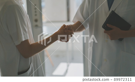 health care worker health care worker 89972311
