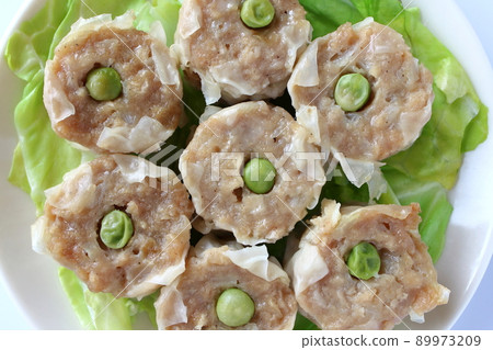 Shumai shumai with green peas 89973209