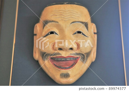 Noh mask 89974377