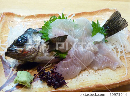 Ikizukuri of fresh rockfish Ikizukuri of fresh rockfish 89975944
