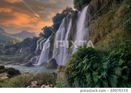 Ban Gioc or Detian waterfall in Cao Bang 89976559