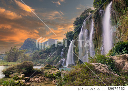 Ban Gioc or Detian waterfall in Cao Bang 89976562