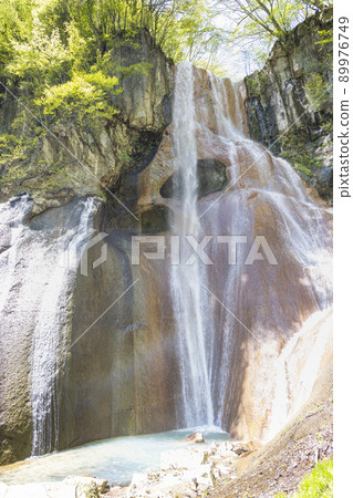 Xiong Falls Xiong Falls 89976749