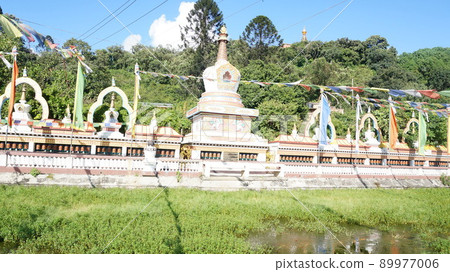 Swayambhunath附近的祈禱輪[尼泊爾加德滿都] 89977006