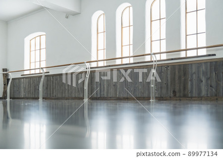 Ballet studio 89977134