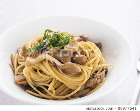 蘑菇意大利面 89977641