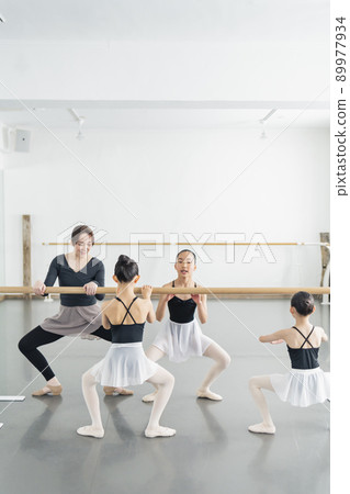 Ballet classroom teachers and students Ballet classroom teachers and students 89977934