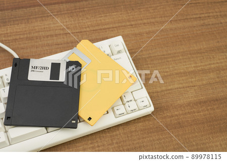 Floppy disk and keyboard 89978115