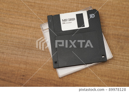 Floppy disk and case 89978128