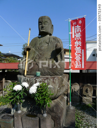 Yangtani Temple, a large Jizo statue Yangtani Temple, a large Jizo statue 89978349
