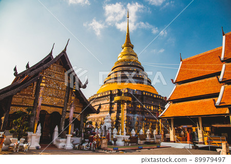 Wat Phra That Lampang Luang in Lampang in Lampang Province, Thailand. 89979497
