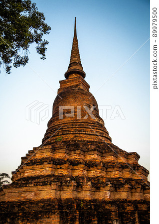 Wat Mahathat buddha and temple in Sukhothai Historical Park 89979500