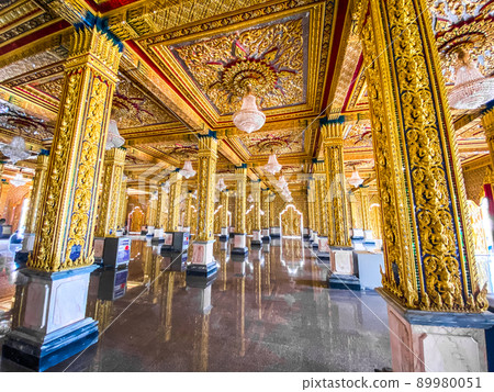 Wat Chantaram and Wat Tha Sung temple, Crystal Sanctuary 100 m long, in Uthai Thani, Thailand Wat Chantaram and Wat Tha Sung temple, Crystal Sanctuary 100 m long, in Uthai Thani, Thailand 89980051