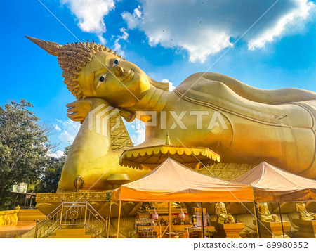Wat Phra Prang Muni in Sing Buri province, Thailand 89980352