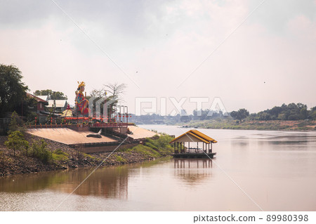Pa San bridge (or Pasan bridge) on the Chao Phraya River in Nakhon Sawan, Thailand Pa San bridge (or Pasan bridge) on the Chao Phraya River in Nakhon Sawan, Thailand 89980398
