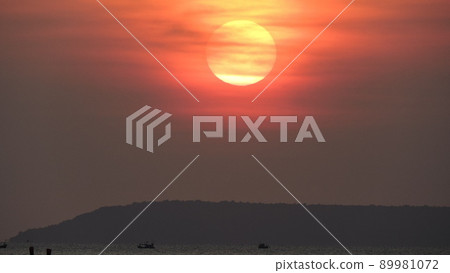 Sunset, blue water, marine 89981072