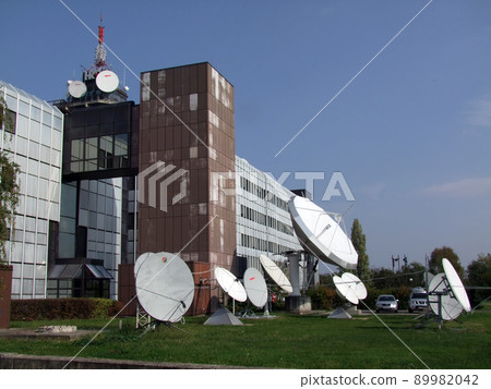 TV Station Up-link / Download Antennas - Broadcasting & Media Industry 89982042