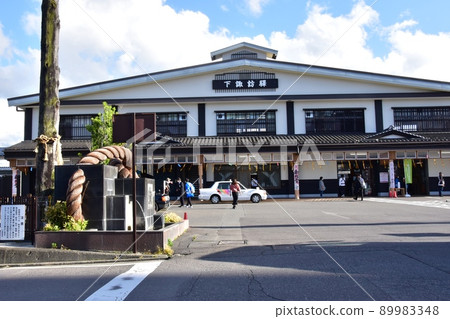 Nagano Prefecture Chuo Main Line Shimosuwa Station and the scenery in front of the station 89983348