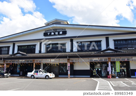 Nagano Prefecture Chuo Main Line Shimosuwa Station and the scenery in front of the station Nagano Prefecture Chuo Main Line Shimosuwa Station and the scenery in front of the station 89983349