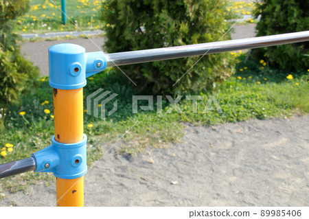 Horizontal bar, park, playset, play, children, back hip circle, public facilities, outdoors Horizontal bar, park, playset, play, children, back hip circle, public facilities, outdoors 89985406