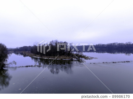 Vistula River in winter - Poland Vistula River in winter - Poland 89986170
