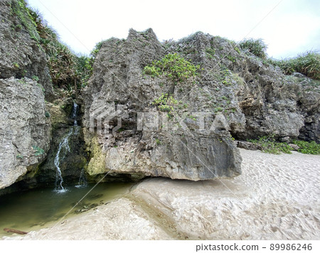 沖繩海岸岩石 OKINAWA 89986246