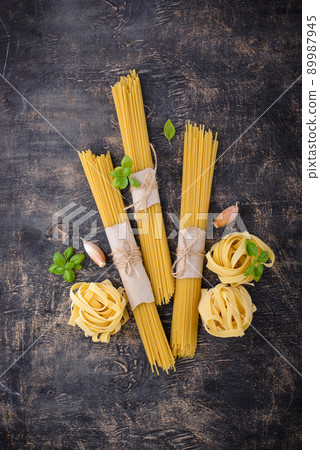 Italian pasta spaghetti and tagliatelle 89987945