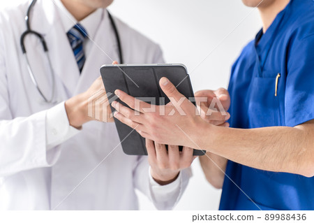 Medical image at hand 89988436