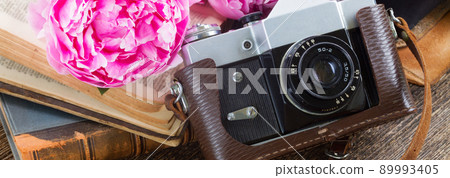 retro photo camera retro photo camera 89993405