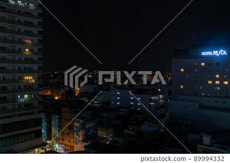 從商務酒店的窗戶看岐阜站周邊的夜景 89994332