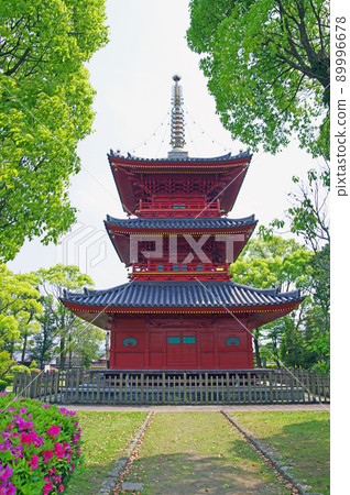 福岡縣宮古町的紅漆布前國分寺三重塔 89996678