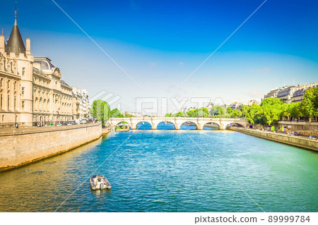 La Conciergerie and Pont Neuf, Paris, France 89999784